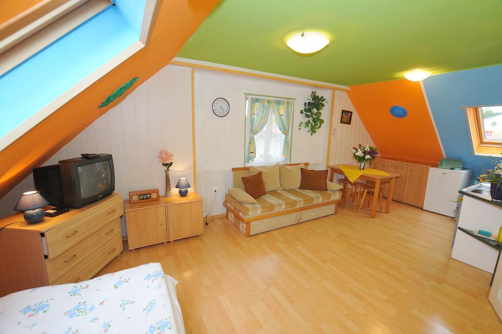 Osrodek Wczasowy Domino Bis Apartment Dzwirzyno Room photo