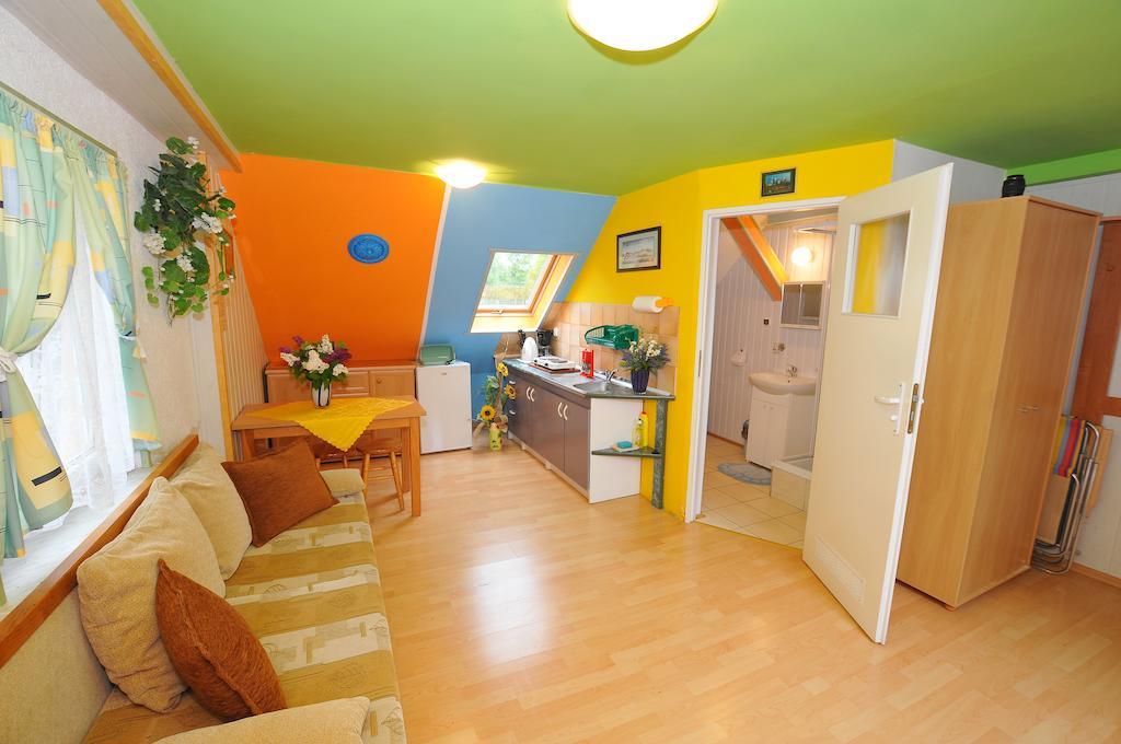 Osrodek Wczasowy Domino Bis Apartment Dzwirzyno Room photo