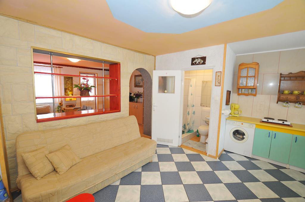 Osrodek Wczasowy Domino Bis Apartment Dzwirzyno Room photo